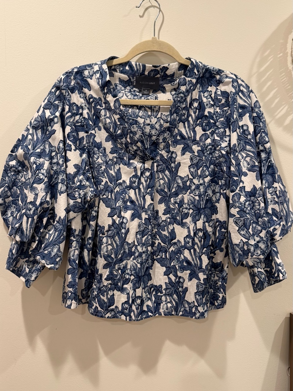Hudson Gray Blue & White Floral Puff Sleeve Blouse